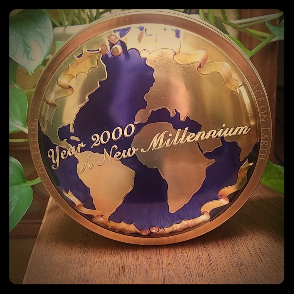 Collectible 2000 Tin Can